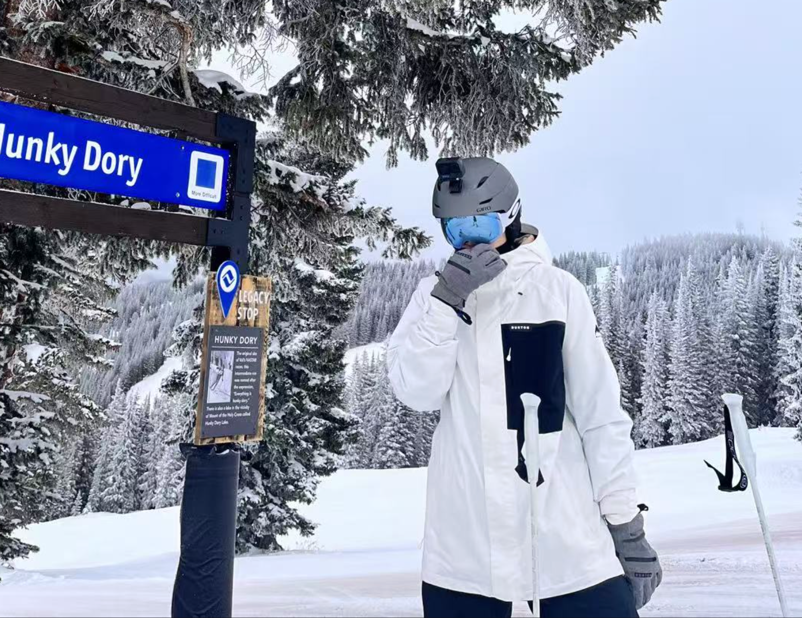 Baichuan Duan skiing